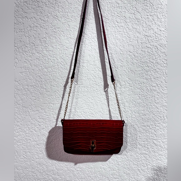 Zara Red purse with gold chain - Picture 5 of 5